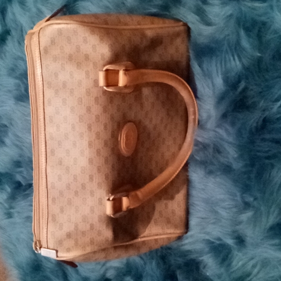 Gucci Handbags - Vintage Gucci Speedy Sachel